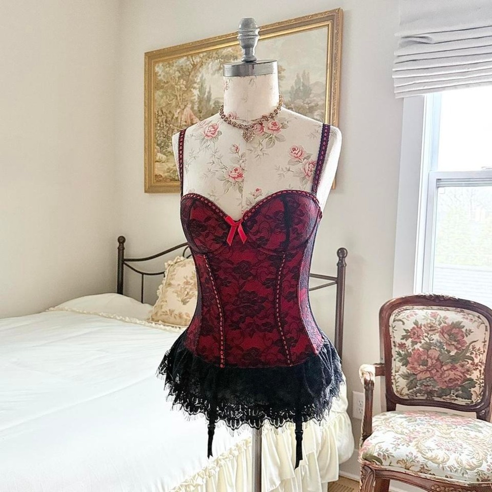 Y2K red and black lace corset top Baci size medium - Picture 2 of 5